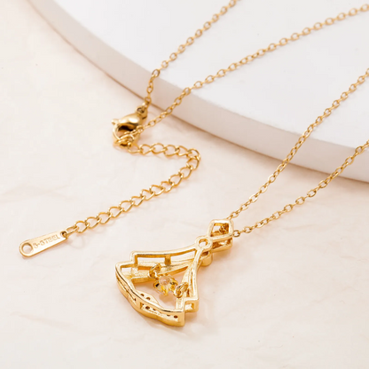 Premium Gold Plated Fan Necklace – Everyday Elegance