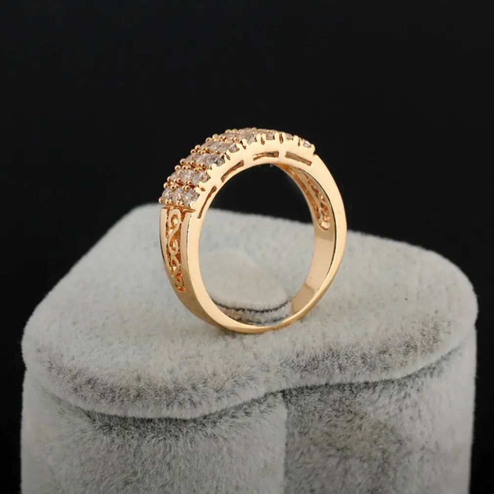 Elegant Inlaid Zircon Geometry Ring for Women | Shiny Gold & Silver Fashion Ring | Luxury Geometric Statement Jewelry